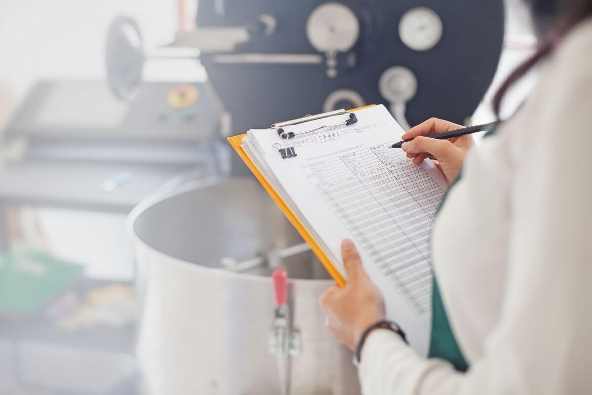 Pressure cleaning solutions for the food processing industry Food processing checklist