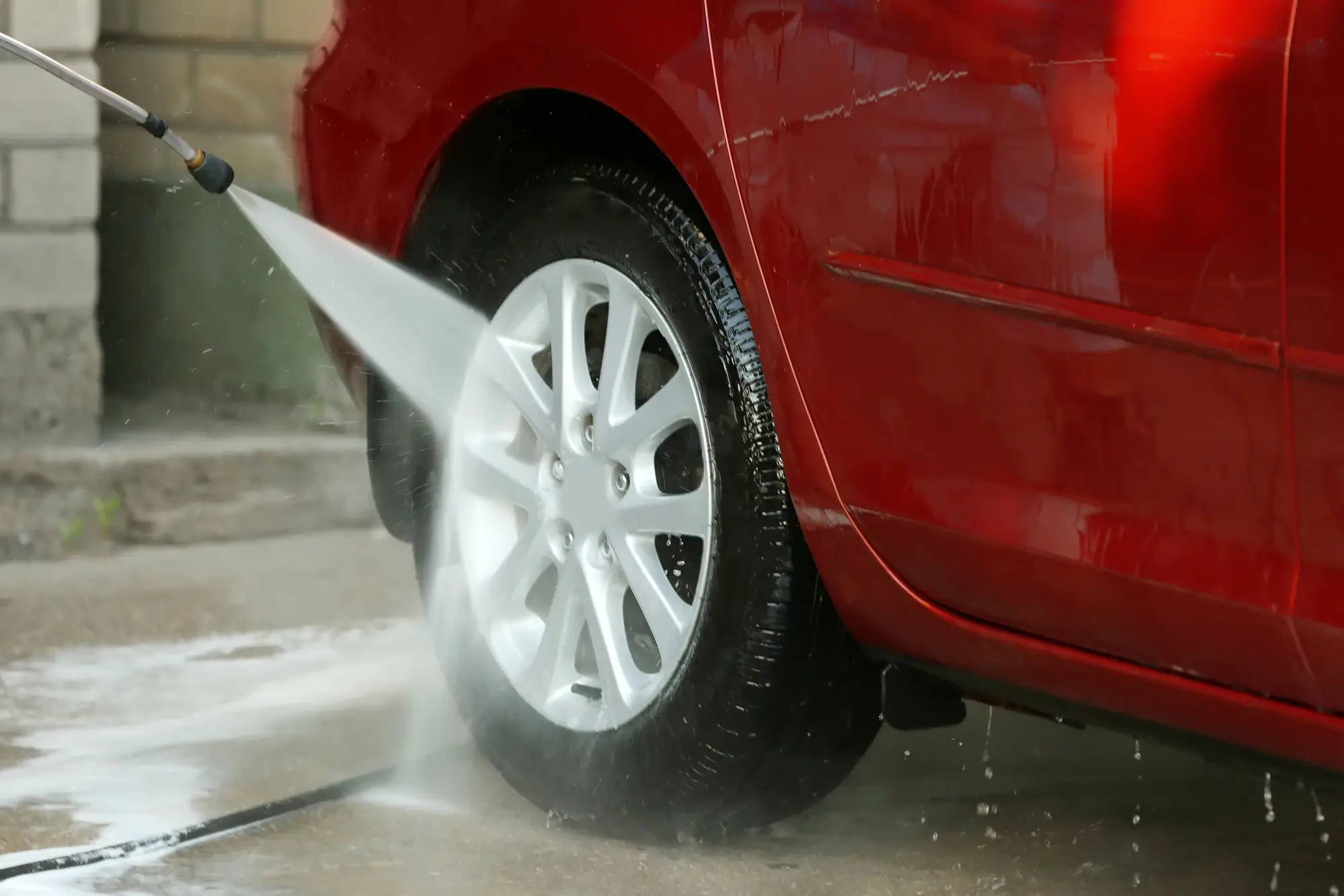 choose-pressure-washer-hose-reel pressure washer car washing