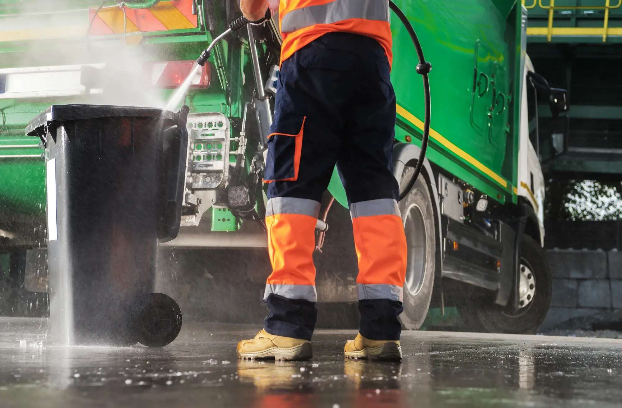 truck-mounted-pressure-washer Here’s a rundown for trailer-mounted vs truck-mounted mobile pressure washers. For custom solutions in Western Canada, contact us today.