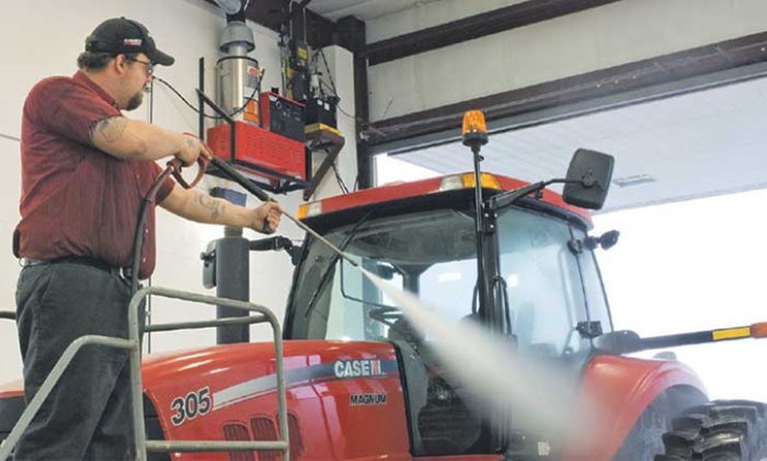 Operator pressure washing post img